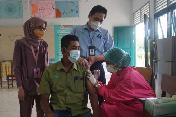 Vaksin Gotong royong tahap kedua diberikan sebanyak 3.000 dosis untuk karyawan PT RAPP/Ist