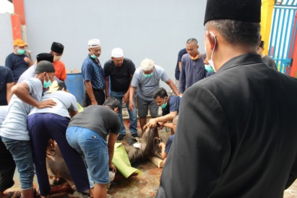 Keseruan Potong Hewan Qurban Bersama Warga Binaan di Lapas Bengkalis