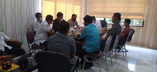 Rapat Pengurus PUK Desa Jake dengan Anggota dikantor BPMPTSP Naker Kuansing/Zar