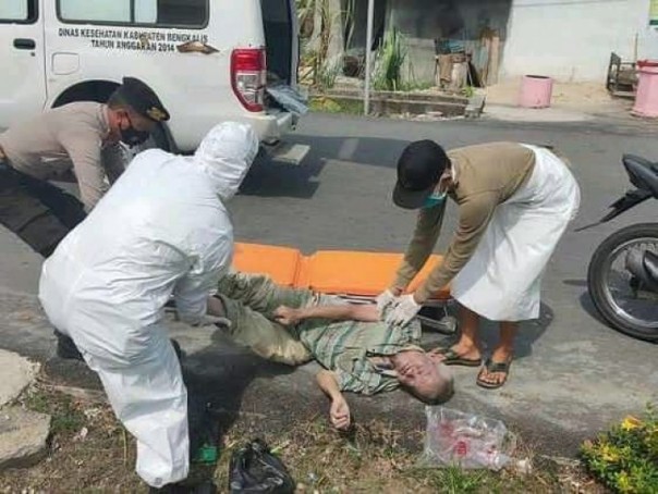 Pria Lanjut Usia Meninggal di Pinggir Jalan