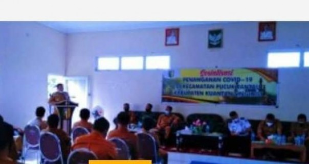 Wakil Bupati Drs H Suhardiman Amby melakukan sosialisasi penanganan Covid-19/zar