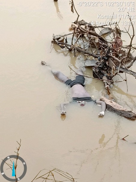 Mayat Pria Tanpa Identias Ditemukan Mengapung di Sungai Indragiri/Yuzwa