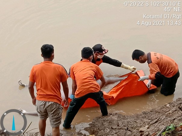 Mayat Pria Mengapung di Sungai Indragiri Merupakan Warga Rengat Barat Inhu