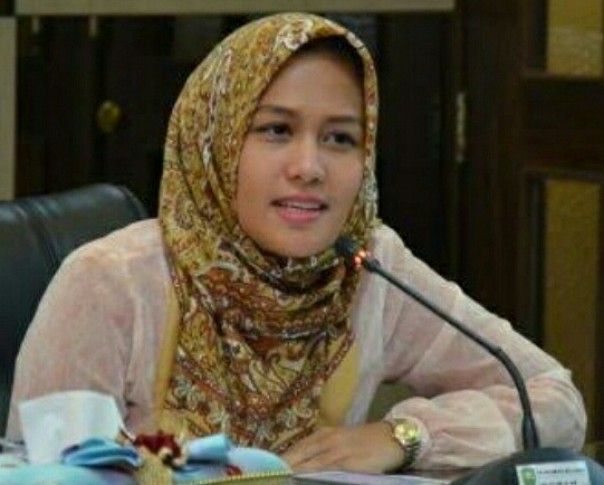 Anggota DPRD Riau, Karmila Sari