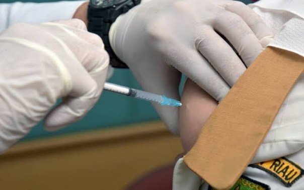 Vaksinasi nakes di Pekanbaru
