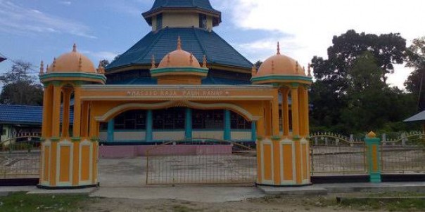 Masjid Raja di Kecamatan Peranap