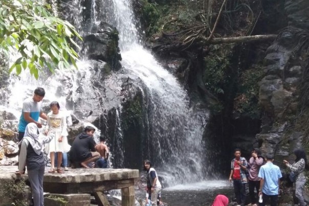 Air Terjun Guruh Gemuruh/Net