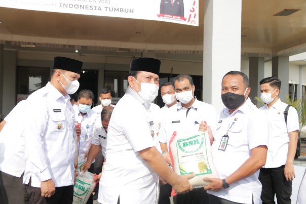 Saat launcing program beli beras petani