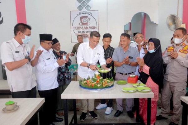 Saat peresmian Warung Kopi Terimakasih