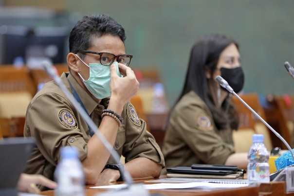 Menteri Sandiaga Uno