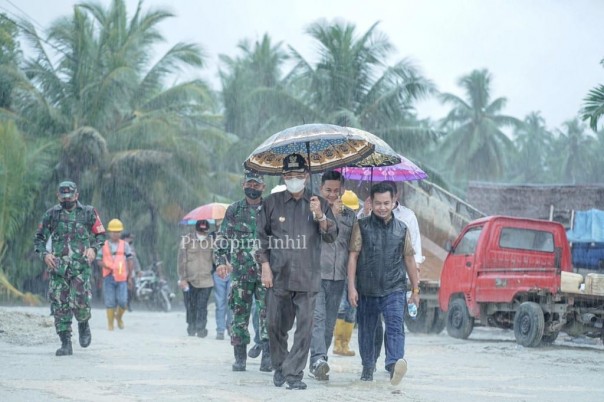 Saat peninjauan yang dilakukan Bupati HM Wardan