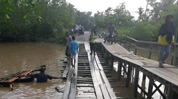  Jembatan Parit 16 Desa Pulau Kecil