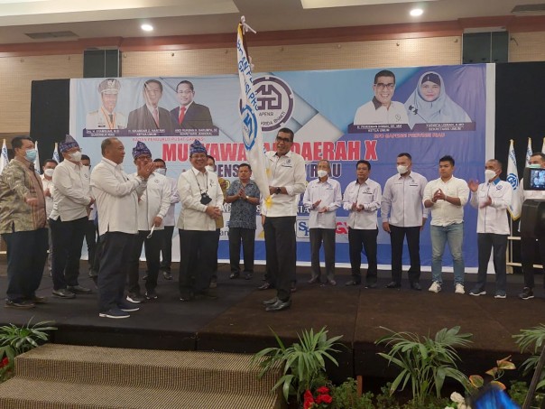Parisman Ihwan kembali terpilih sebagai ketua umum BPD Gapensi Riau periode 2021-2026 secara aklamasi