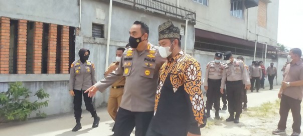 Ketua DPRD Pekanbaru Hamdani bersama Kapolresta Pekanbaru Saat tinjau 