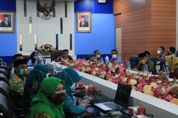 Saat rapat pembahasan UMK (Foto: Rohulkab)