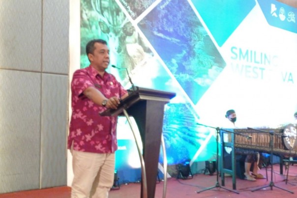 Kepala Dinas Pariwisata Riau, Roni Rahmat (Foto:MCR)