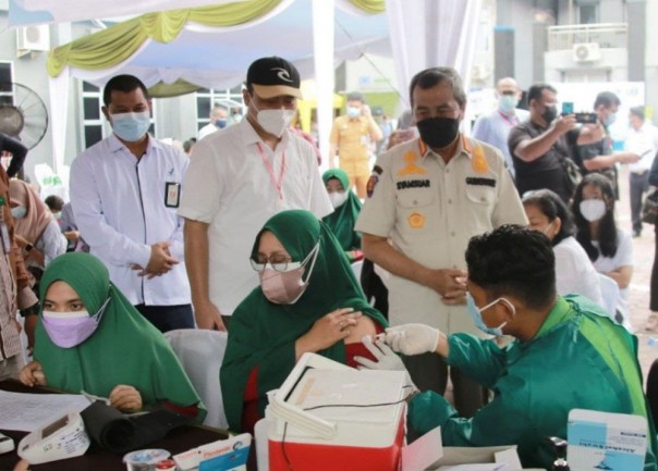 Vaksinasi di Riau/Net