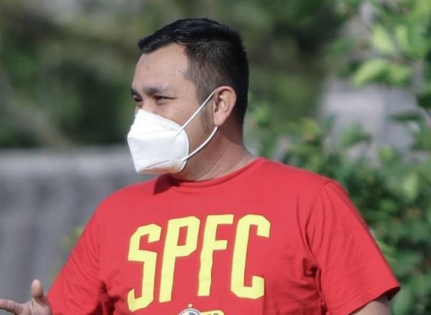 Manajer Semen Padang FC (SPFC) Effendi Syahputra (Foto:Ayosemarang)