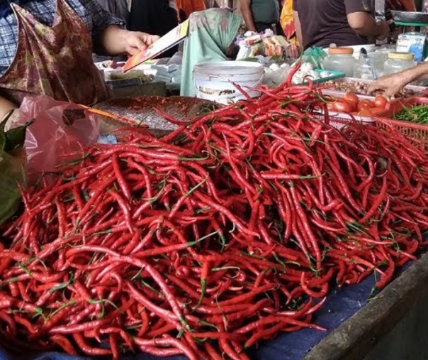Dagangan cabai merah di Pasar Limapuluh Pekanbaru. Foto: Surya/Riau1.