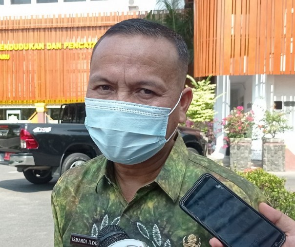Kepala Disdik Pekanbaru Ismardi Ilyas. Foto: Surya/Riau1. 