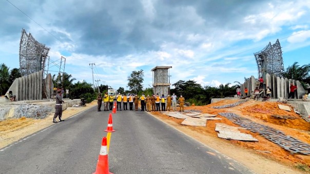Usulkan Pembangunan Jalan Dua Jalur, Bupati Inhu dan BPJN Wilayah Riau Tinjau Lokasi