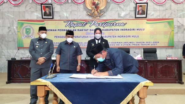 Suwardi Ritonga Pimpin Rapat Paripurna Pengesahan Ranperda RPJMD Inhu