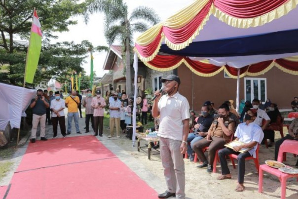 Warga penerima Rumah Layak Huni 