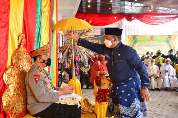 Saat tepuk tepung tawar