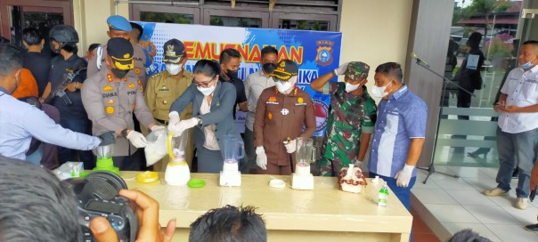 Polres Inhil Musnahkan 1.6 Kilogram Sabu dan Ratusan Pil Ekstasi