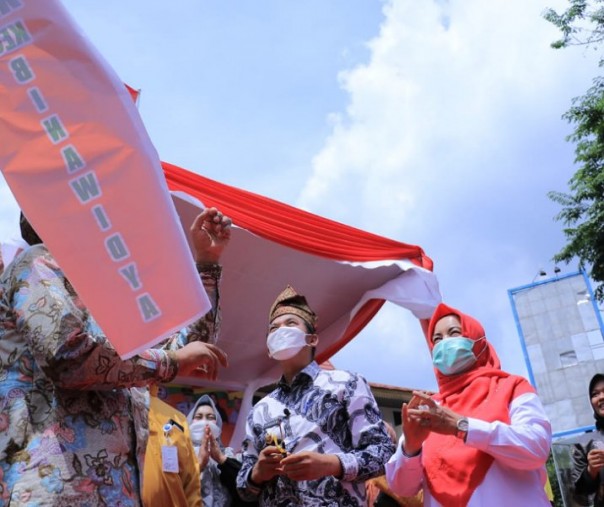 Wali Kota Pekanbaru Firdaus saat menghadiri HUT ke-1 Kecamatan Binawidya pada 12 Februari. Foto: Istimewa.