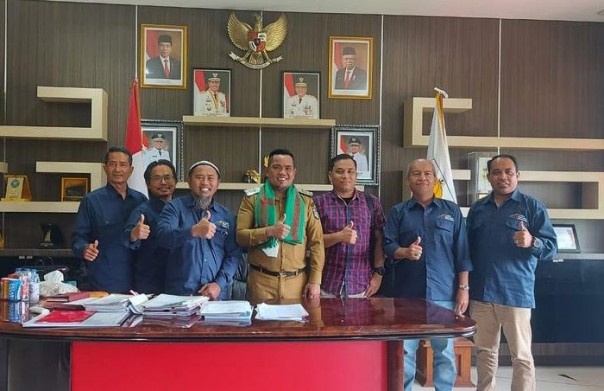 Bupati Pelalawan, Zukri bersama pengurus AMSI Riau