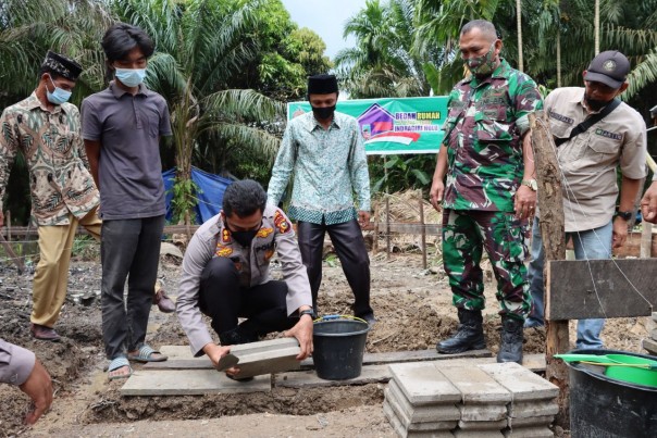 Pelatakkan batu pertama pembangunan 