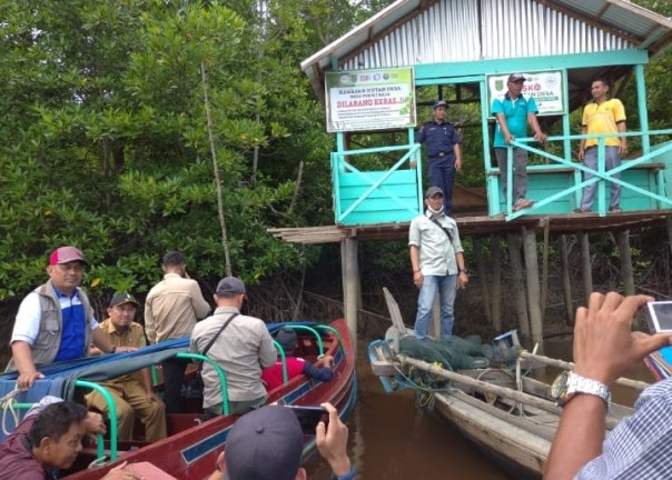 Jaga kelestarian Hutan, 4 Lembaga Pengelola Hutan di Inhil Lakukan Patroli Gabungan di Sungai 