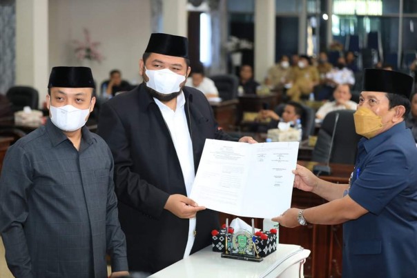 Pimpinan DPRD Rohul bersama Bupati Sukiman 