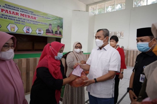 Pembukaan pasar murah