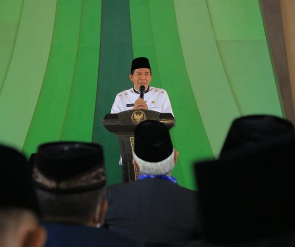 Wali Kota Pekanbaru Firdaus usai melantik para Imam Besar Masjid Paripurna di Masjid Al Firdaus pada 14 Januari 2022. Foto: Istimewa. 