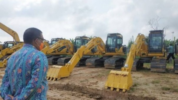 Alat berat milik PUPR Riau