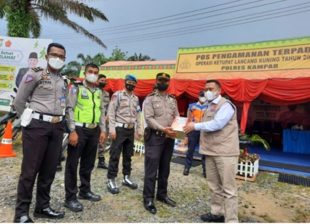 Bupati Kampar tinjau posko mudik