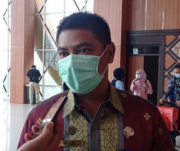Sekretaris DPMPTSP Pekanbaru Fajri Rudi Misdian. Foto: Surya/Riau1. 
