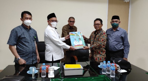 Saat penyerahan berkas calon Pimpinan  Baznas