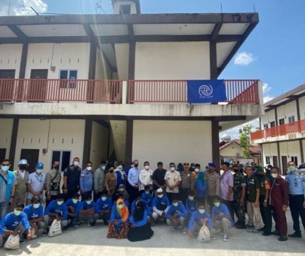 Para pengungsi Rohingya saat tiba di Pekanbaru pekan lalu. Foto: Istimewa. 