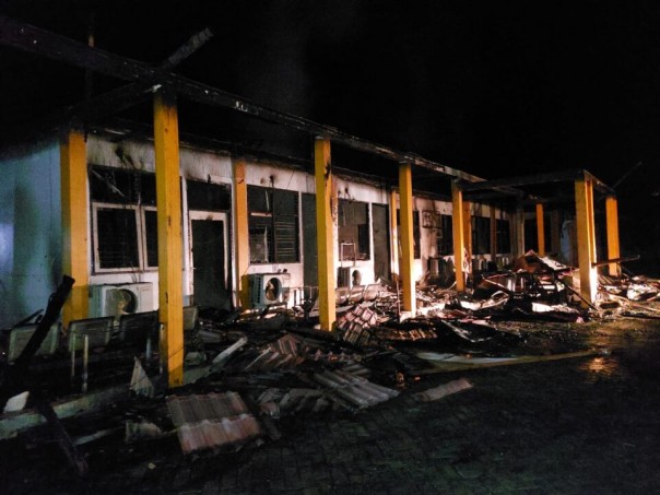 Puskesmas Tapung Hilir usai terbakar