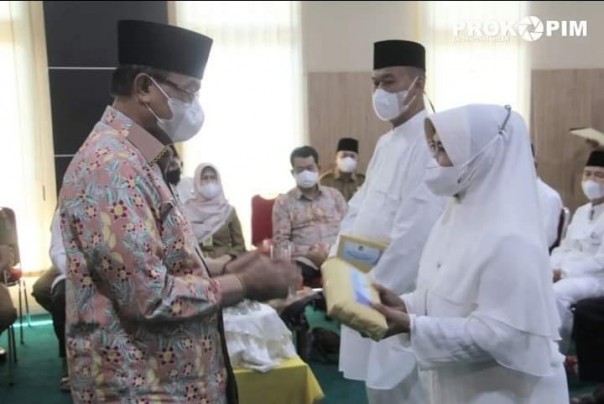 Bupati Indragiri Hilir, HM Wardan di acara pelepasan CJH