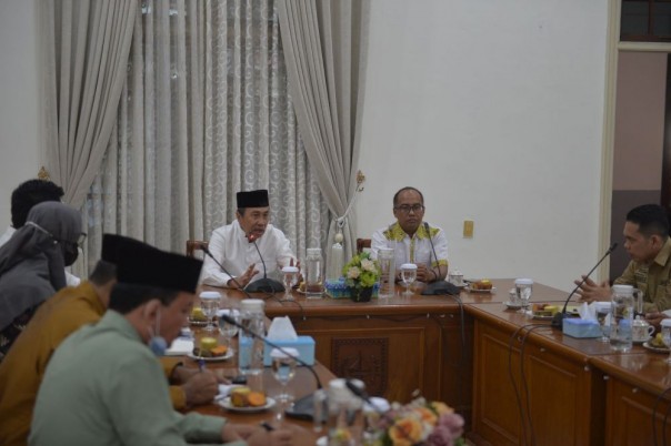 Gubri bertemu dengan pengurus SPS Riau