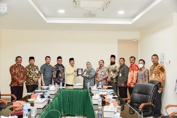 Bupati Bengkalis Kasmarni Melakukan Kunjungan Silaturahmi ke BAZNAS.