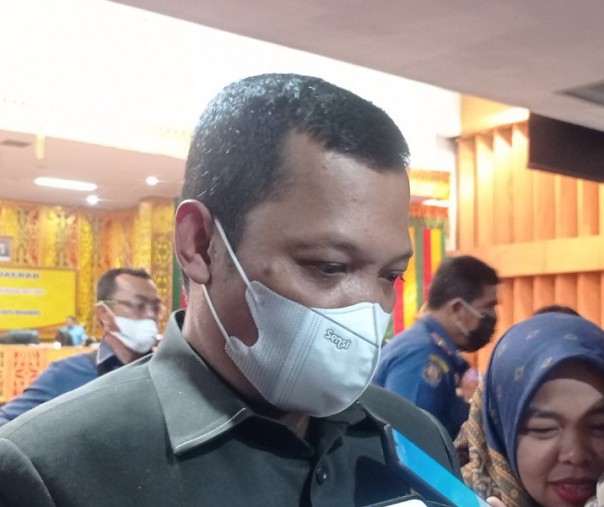 Pj Wali Kota Pekanbaru Muflihun usai sidang paripurna di Gedung DPRD, Senin (13/6/2022). Foto: Surya/Riau1.