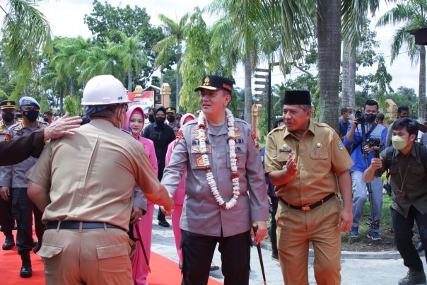 Kapolda Riau,  Irjen Pol M Iqbal saat tiba di Siak