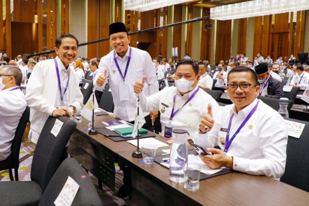 Wabup Husni saat mengikuti Rakernas APKASI Di Bogor.