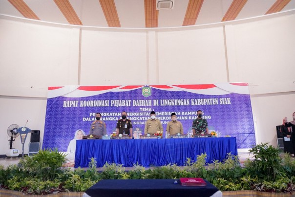 Bupati Siak saat membuka Rakor Pejabat Pemerintah Daerah di Gedung Kesenian.