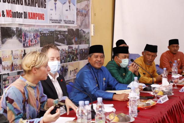 Saat program Bujang Kampung yang ditinjau peneliti asal Belanda